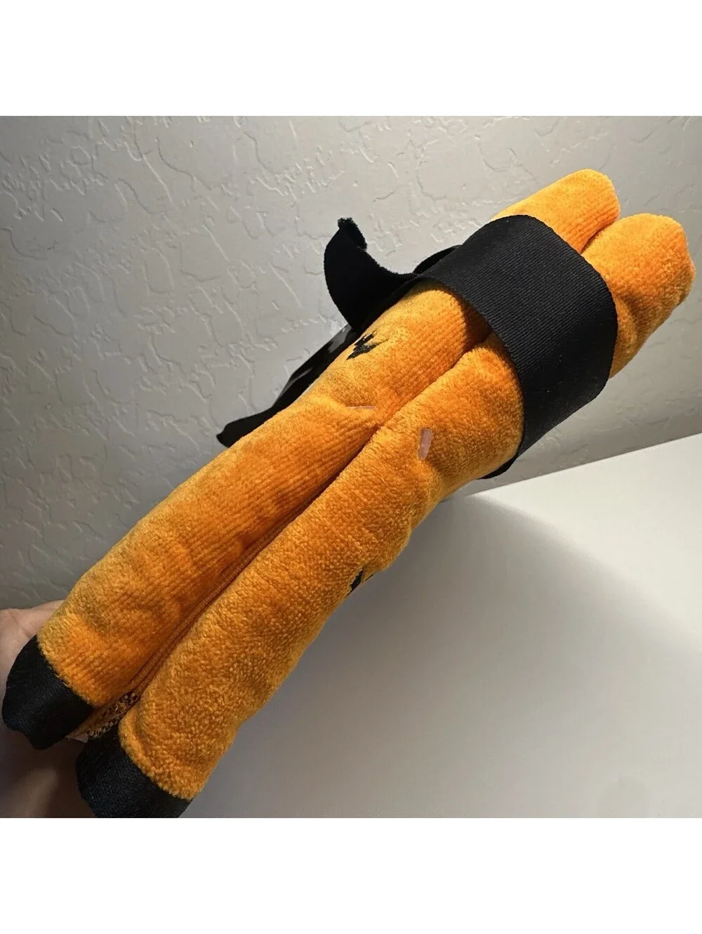 NWT Peanuts Snoopy Halloween Orange Embroidered Vampire Hand Towels Set Of 2
